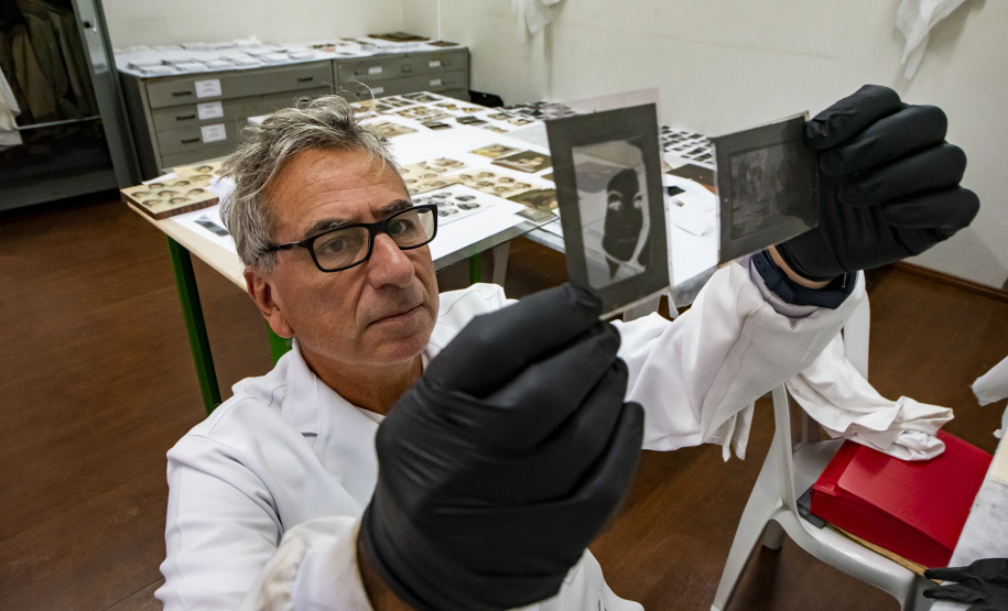 Museu da Imagem e do Som do Paraná resgata e cataloga acervo do extinto estúdio Foto Brasil