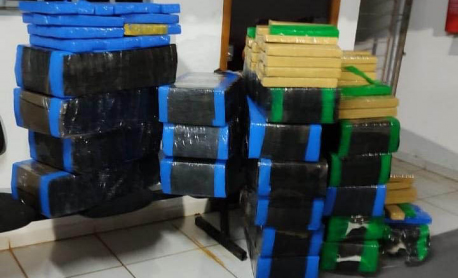 *Polícia Militar apreende mais de meia tonelada de drogas em Umuarama