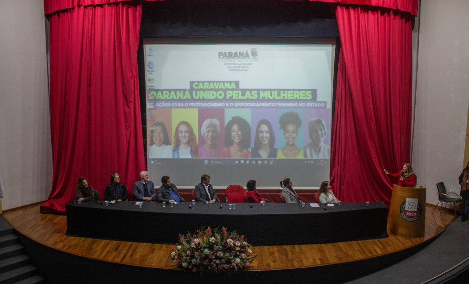 Governo leva Caravana Paraná Unido Pelas Mulheres às regiões Oeste e Sudoeste
