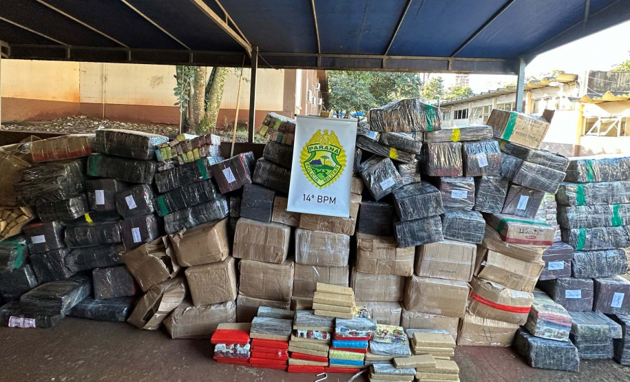 Polícia Militar apreende carreta com mais de duas toneladas de drogas em Foz do Iguaçu