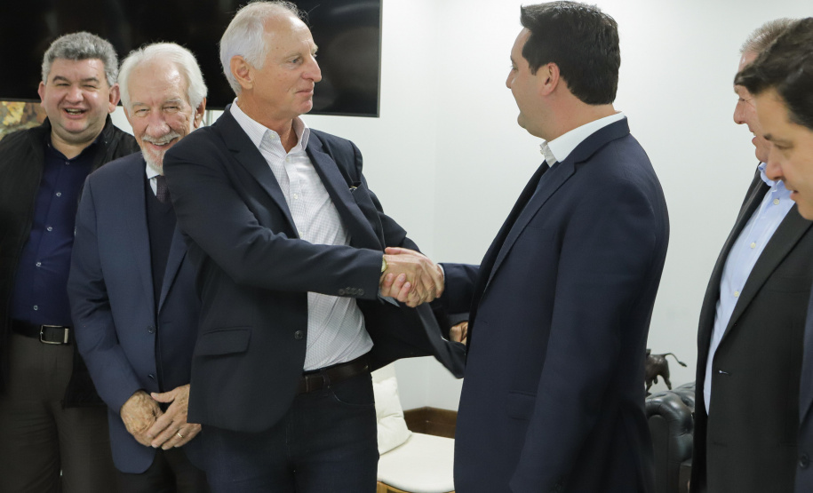 Governador Carlos Massa Ratinho Junior em reunião com a cooperativa Agrária.