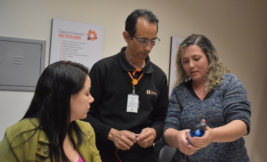 Mulheres aprendem noções de elétrica predial em curso gratuito em Londrina