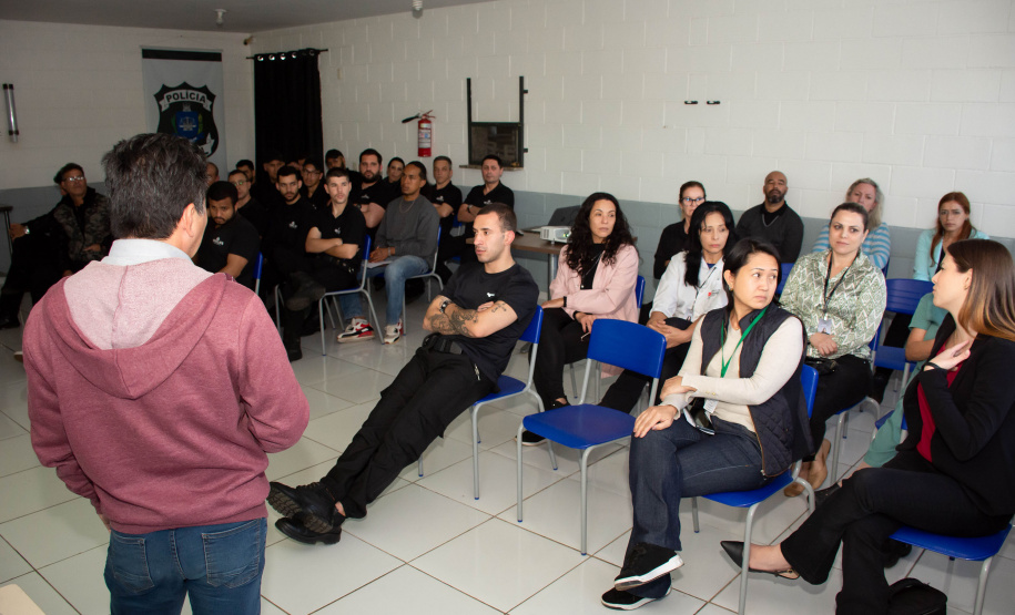 Regional de saúde de Londrina faz palestra de conscientização de tuberculose a servidores da Polícia Penal do Paraná