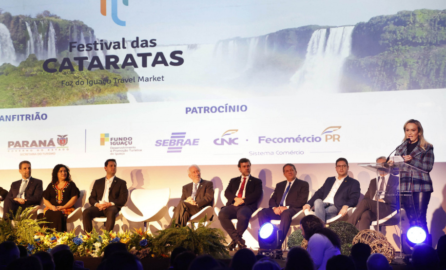 18ª edição, o Festival das Cataratas promoveu, na noite desta quarta-feira (31), no Hotel Recanto Cataratas, a solenidade de abertura do evento. Contou com a participação do governador do Paraná, Carlos Massa Ratinho Junior, Daniela Carneiro, ministra de Turismo do Brasil, e Sofía de Montiel de Afara, ministra do Turismo do Paraguai.