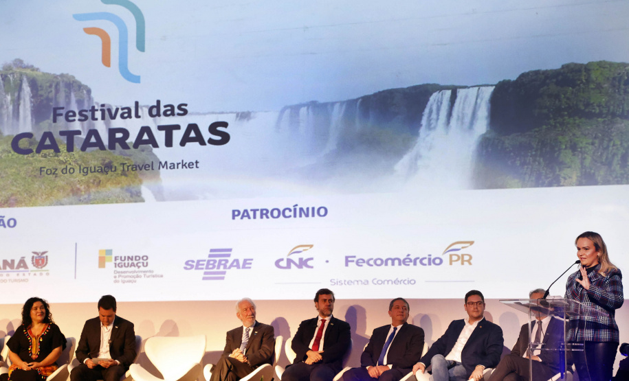18ª edição, o Festival das Cataratas promoveu, na noite desta quarta-feira (31), no Hotel Recanto Cataratas, a solenidade de abertura do evento. Contou com a participação do governador do Paraná, Carlos Massa Ratinho Junior, Daniela Carneiro, ministra de Turismo do Brasil, e Sofía de Montiel de Afara, ministra do Turismo do Paraguai.