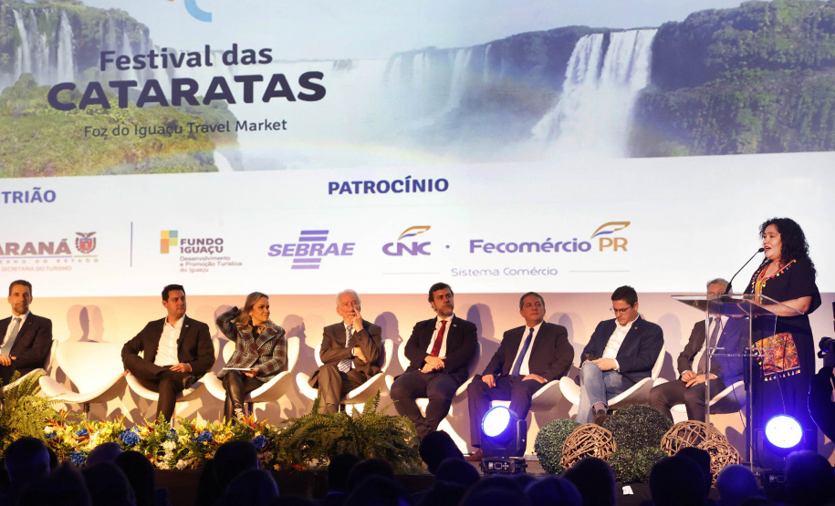 18ª edição, o Festival das Cataratas promoveu, na noite desta quarta-feira (31), no Hotel Recanto Cataratas, a solenidade de abertura do evento. Contou com a participação do governador do Paraná, Carlos Massa Ratinho Junior, Daniela Carneiro, ministra de Turismo do Brasil, e Sofía de Montiel de Afara, ministra do Turismo do Paraguai.