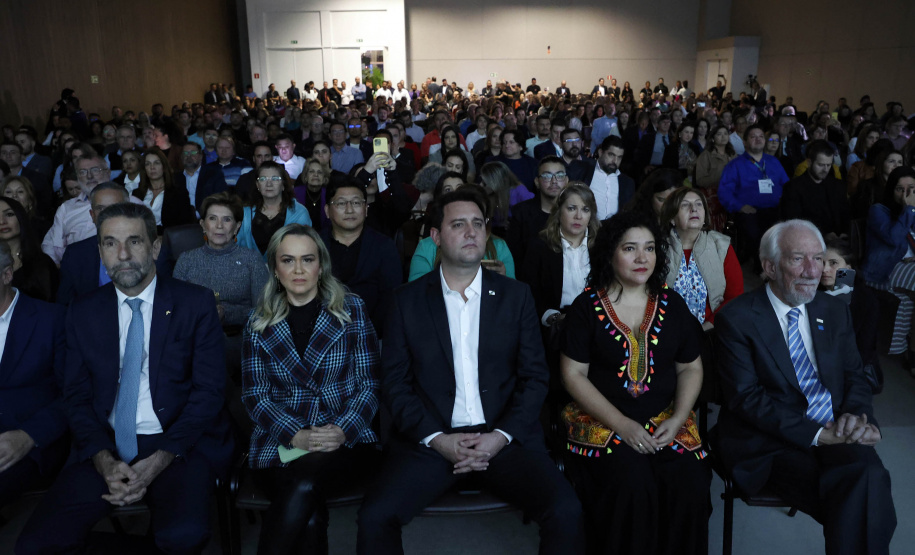 18ª edição, o Festival das Cataratas promoveu, na noite desta quarta-feira (31), no Hotel Recanto Cataratas, a solenidade de abertura do evento. Contou com a participação do governador do Paraná, Carlos Massa Ratinho Junior, Daniela Carneiro, ministra de Turismo do Brasil, e Sofía de Montiel de Afara, ministra do Turismo do Paraguai.