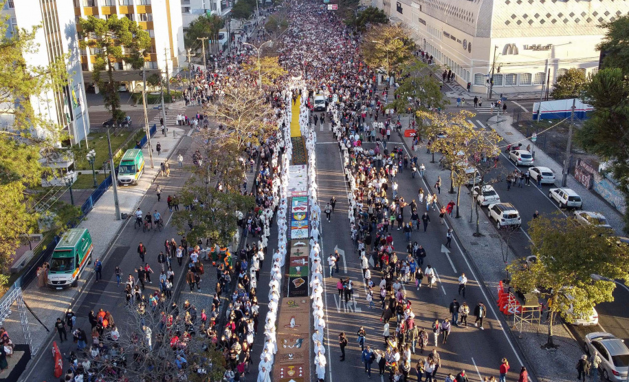Maior Corpus Christi da história de Curitiba recebe reconhecimento do Vaticano; veja a programação