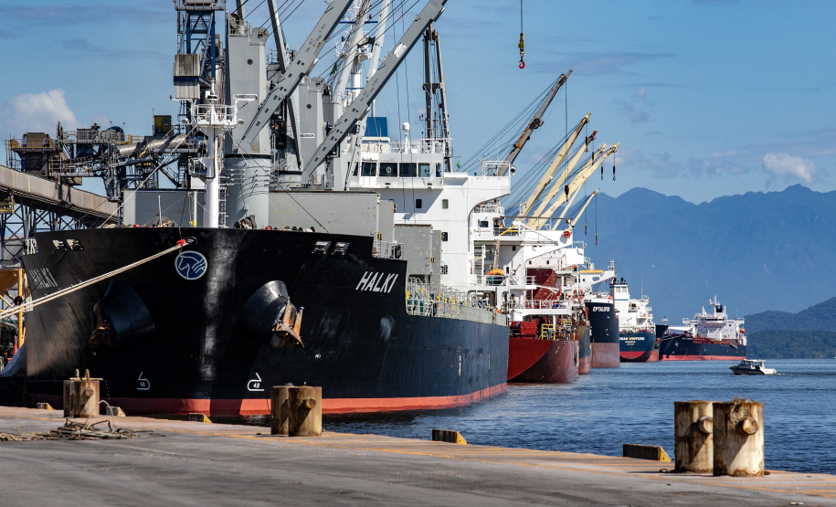 Portos do Paraná registra maior movimentação mensal da história em maio