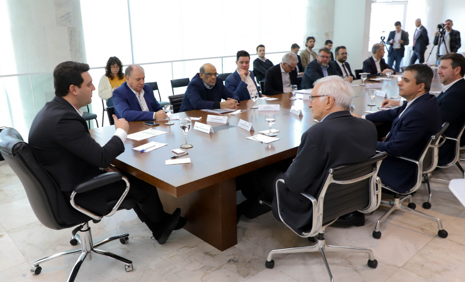 Paraná assina contrato de R$ 1,5 bilhão com o Banco do Brasil para financiar obras de infraestrutura