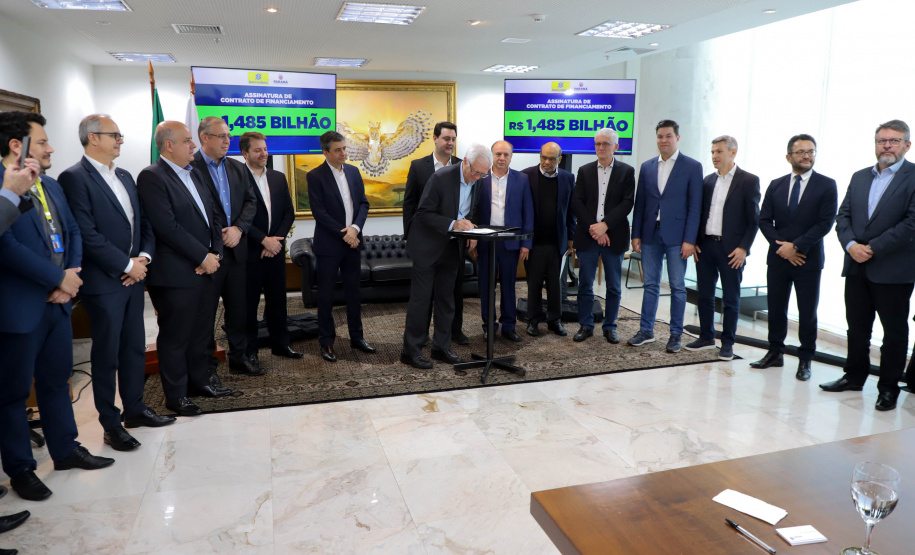 Paraná assina contrato de R$ 1,5 bilhão com o Banco do Brasil para financiar obras de infraestrutura