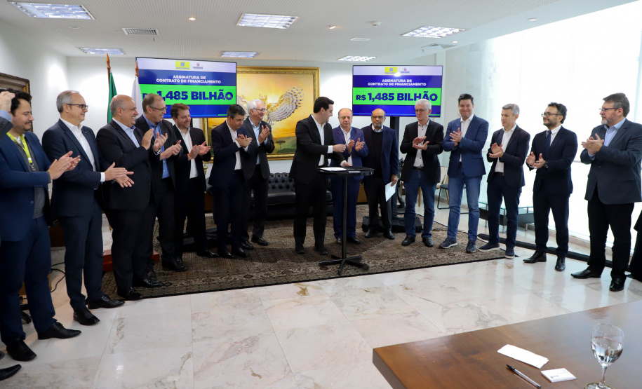 Paraná assina contrato de R$ 1,5 bilhão com o Banco do Brasil para financiar obras de infraestrutura