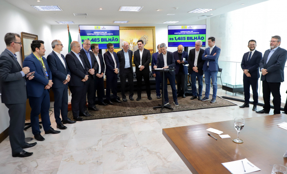 Paraná assina contrato de R$ 1,5 bilhão com o Banco do Brasil para financiar obras de infraestrutura