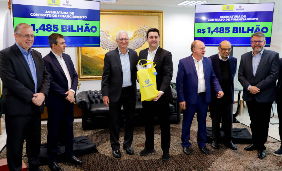 Paraná assina contrato de R$ 1,5 bilhão com o Banco do Brasil para financiar obras de infraestrutura