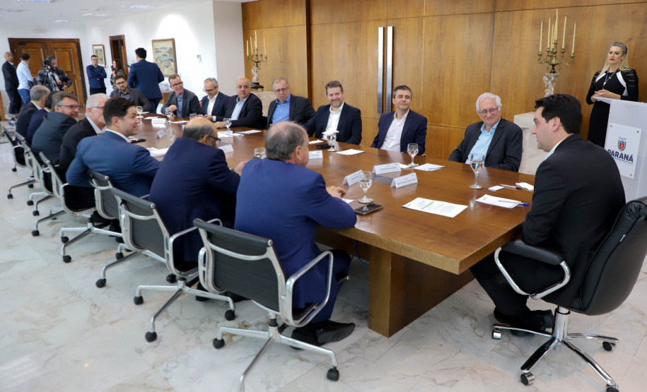 Paraná assina contrato de R$ 1,5 bilhão com o Banco do Brasil para financiar obras de infraestrutura