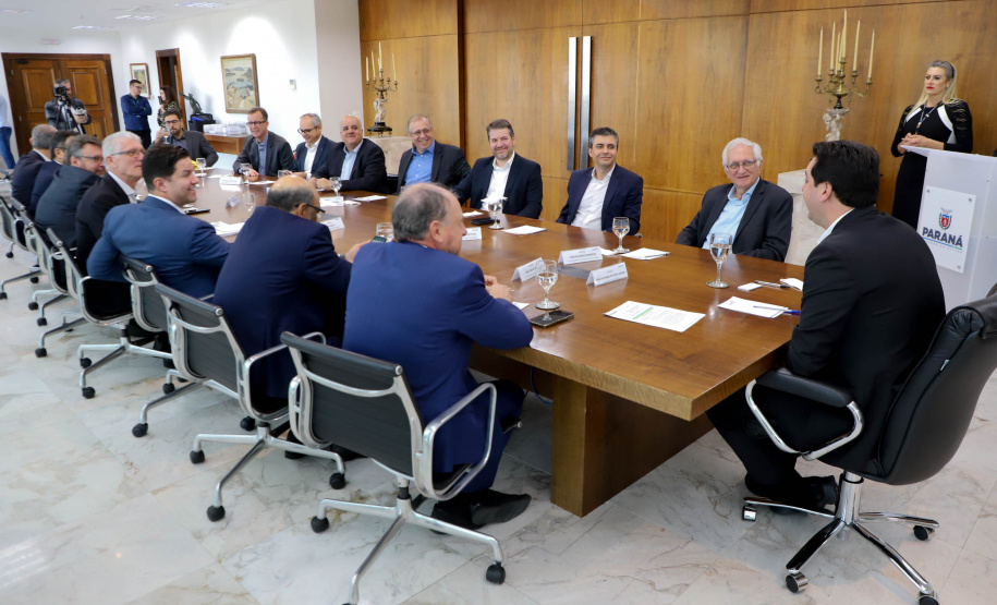 Paraná assina contrato de R$ 1,5 bilhão com o Banco do Brasil para financiar obras de infraestrutura