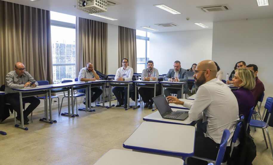 GRUPOS TÉCNICOS