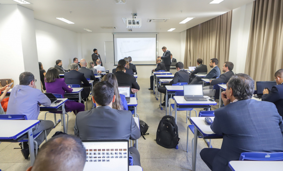 GRUPOS TÉCNICOS