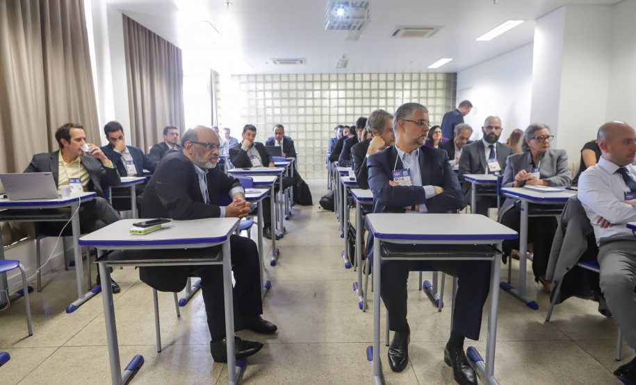 GRUPOS TÉCNICOS