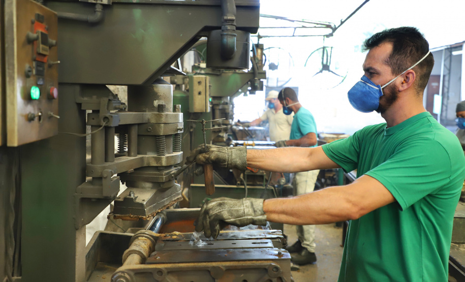 Paraná mantém liderança em empregabilidade de jovens via Agências do Trabalhador