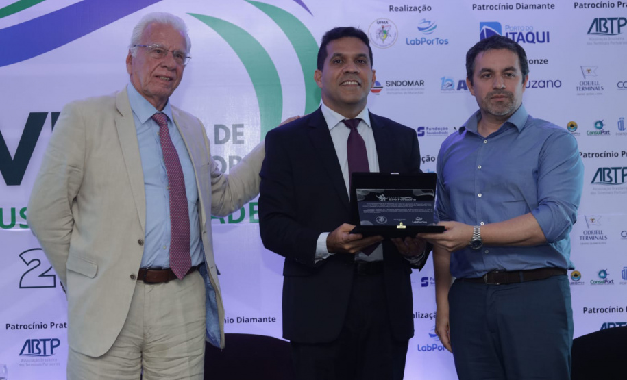Portos do Paraná apresenta ações premiadas na área ambiental em evento portuário