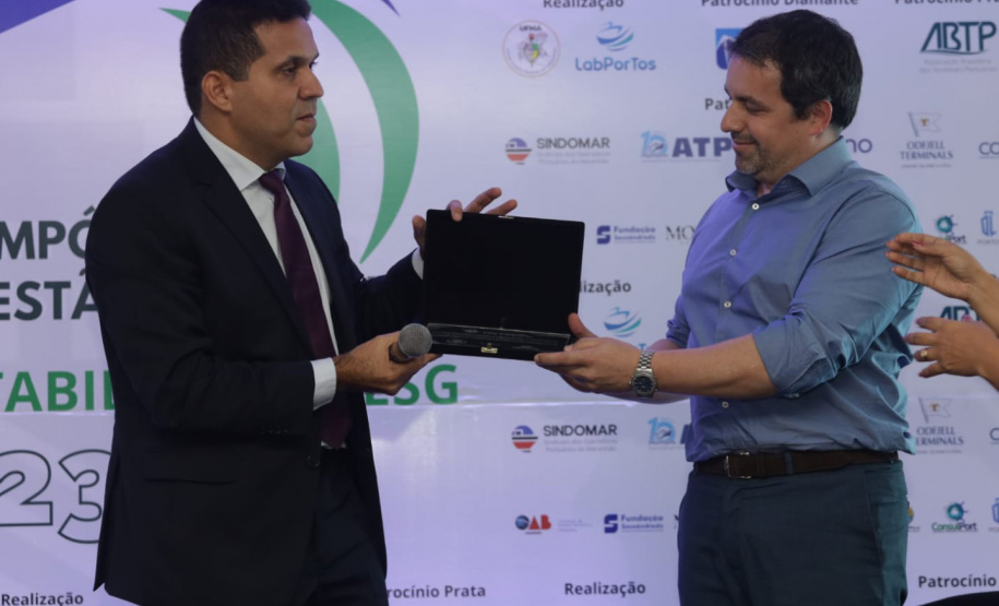 Portos do Paraná apresenta ações premiadas na área ambiental em evento portuário