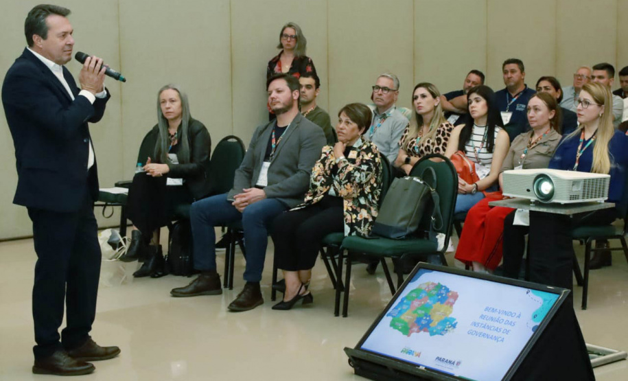 Assinatura do Protocolo de Intenções entre a Secretaria de Estado do Turismo e as IGR, e o compromisso do governo do Paraná com o desenvolvimento do turismo marcou o primeiro dia de evento.