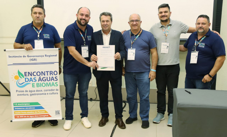 Assinatura do Protocolo de Intenções entre a Secretaria de Estado do Turismo e as IGR, e o compromisso do governo do Paraná com o desenvolvimento do turismo marcou o primeiro dia de evento.