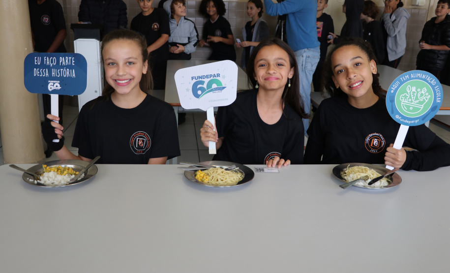 Governo do Estado entrega terceira remessa de alimentos não perecíveis da merenda escolar