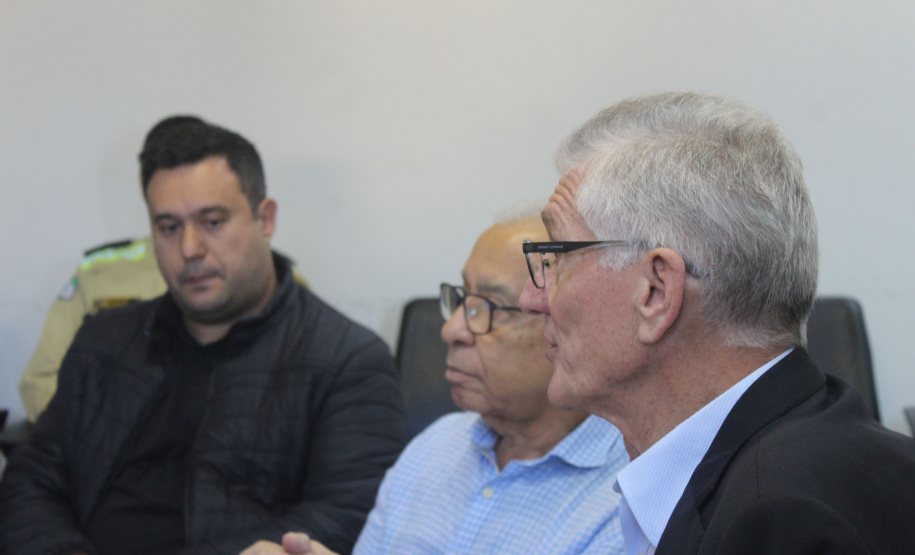 Governo do Paraná, setor privado e entidades do agro trabalham para conter gripe aviária