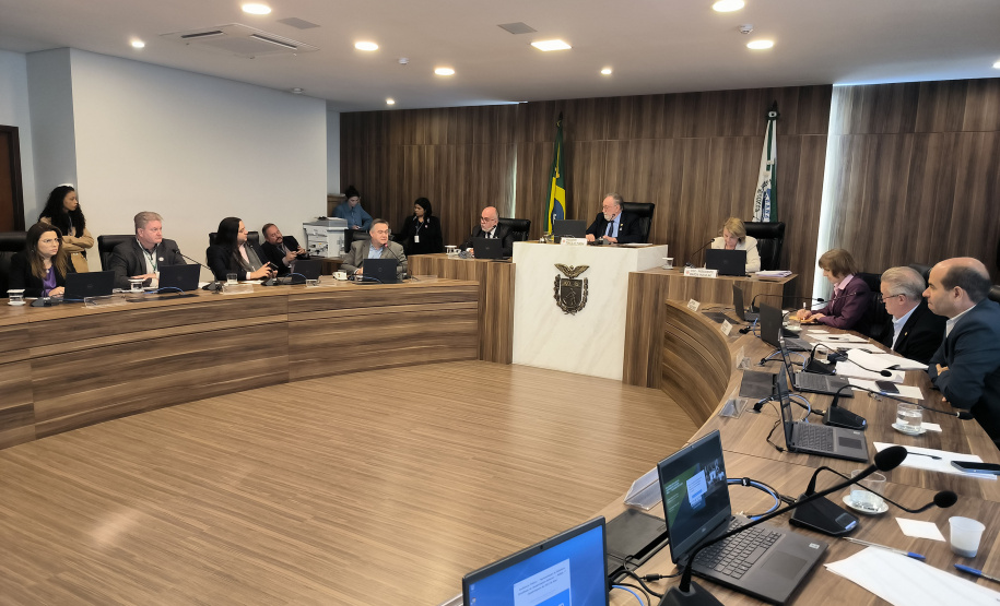 Saúde presta contas ao Legislativo com destaque para metas anuais cumpridas já no primeiro quadrimestre
