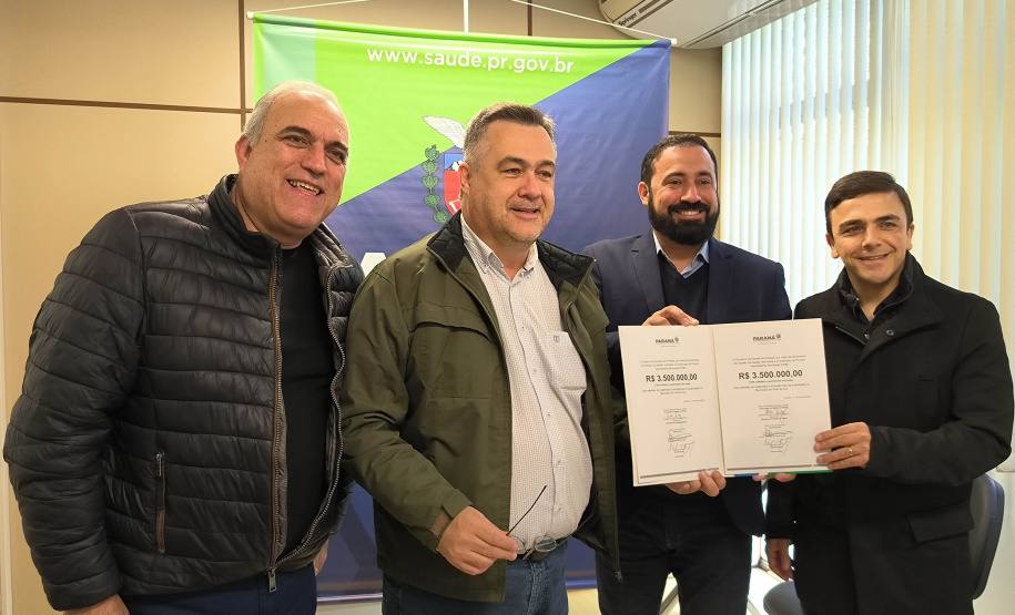 O secretário de Estado da Saúde, Beto Preto, assinou, nesta segunda-feira (19), a autorização para início das obras de dois Prontos Atendimentos Municipais (PAM) na região dos Campos Gerais, no centro-leste do Estado