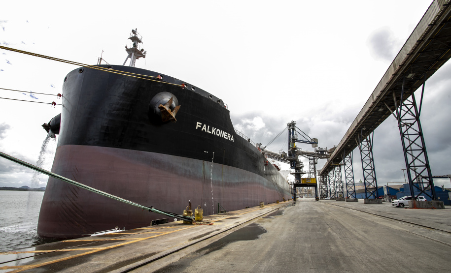 Corredor Leste de Exportação do Porto de Paranaguá embarca maior volume mensal já registrado