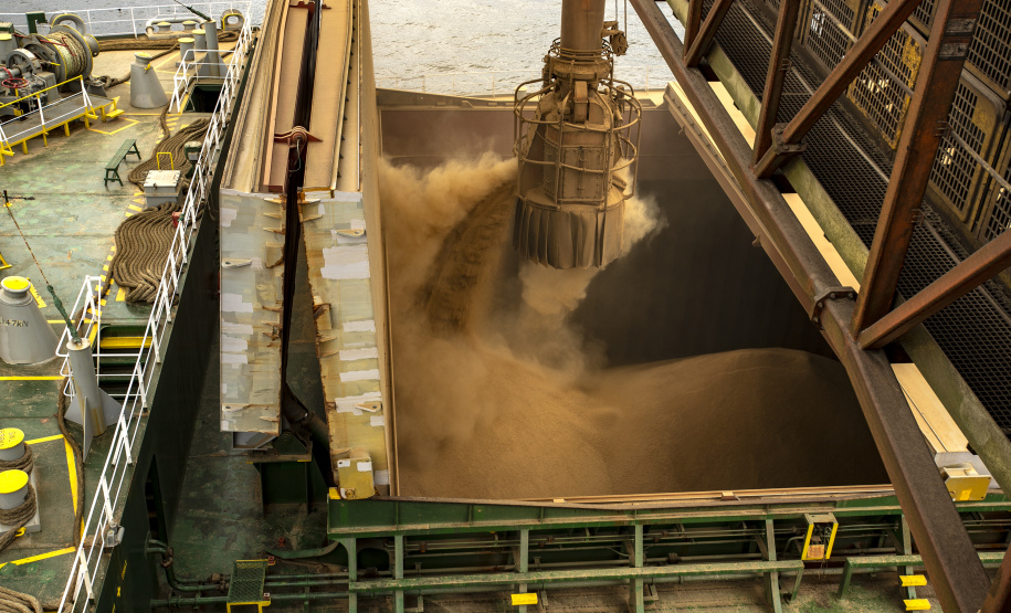 Corredor Leste de Exportação do Porto de Paranaguá embarca maior volume mensal já registrado