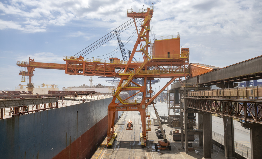 Corredor Leste de Exportação do Porto de Paranaguá embarca maior volume mensal já registrado