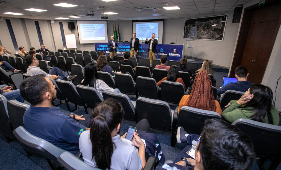 Capacitação internacional forma 40 profissionais da Portos do Paraná