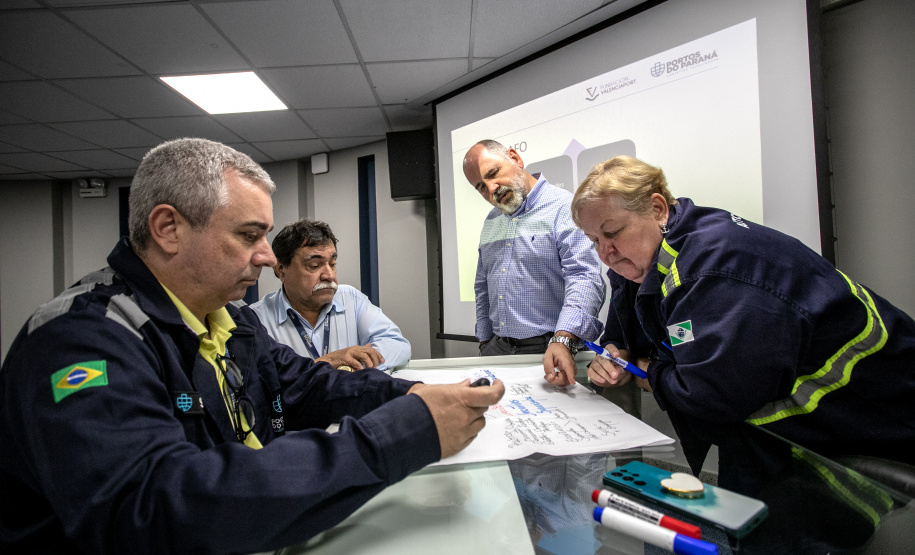 Capacitação internacional forma 40 profissionais da Portos do Paraná