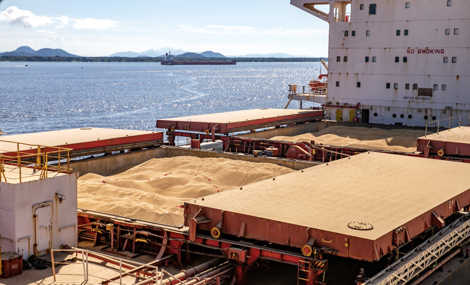 Corredor Leste de Exportação do Porto de Paranaguá embarca maior volume mensal já registrado