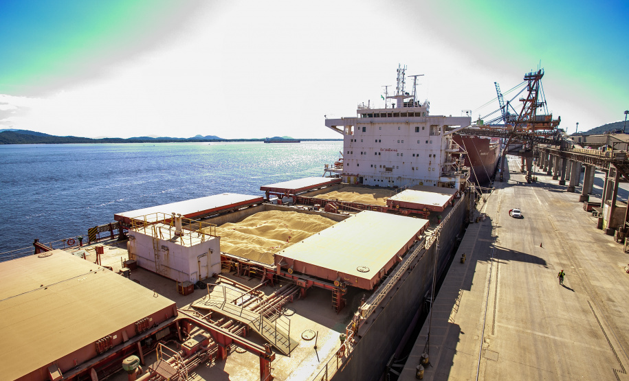 Corredor Leste de Exportação do Porto de Paranaguá embarca maior volume mensal já registrado