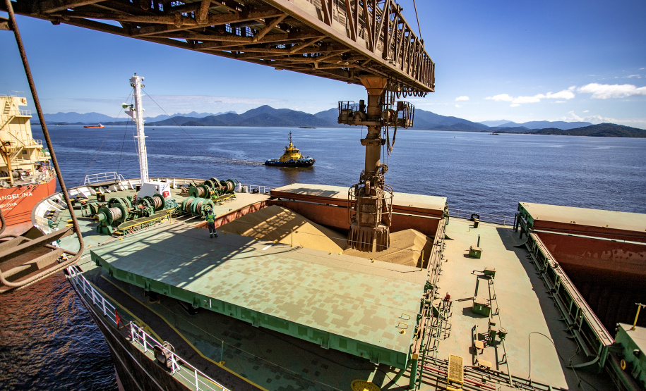 Corredor Leste de Exportação do Porto de Paranaguá embarca maior volume mensal já registrado