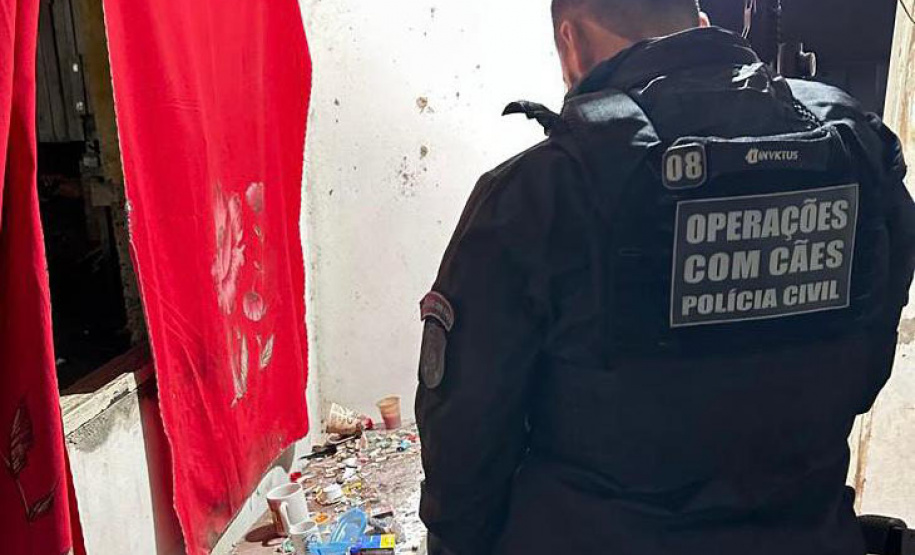 PCPR prende três pessoas em operação contra tráfico de drogas em Jaguariaíva