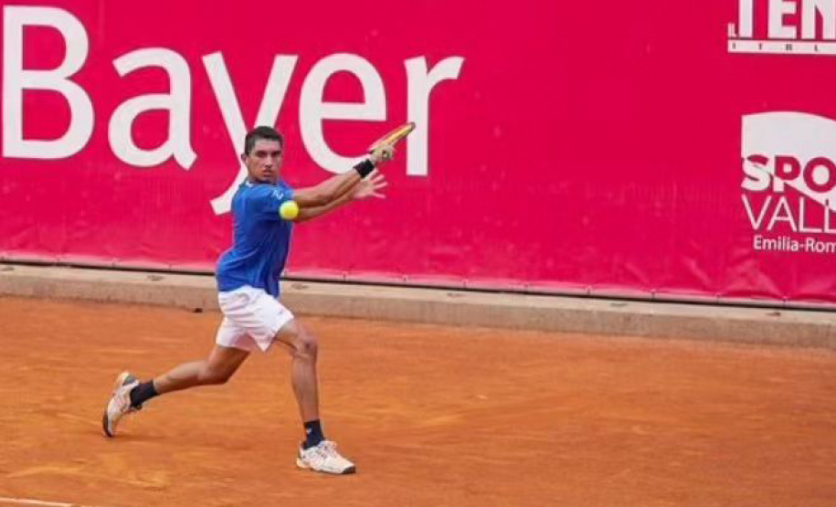 Tenista Gustavo Almeida