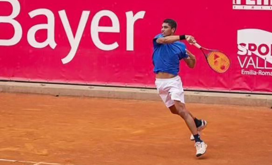 Tenista Gustavo Almeida