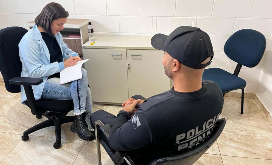 Polícia Penal do Paraná e universidade oferecem atendimento psicológico para policiais penais em Ponta Grossa