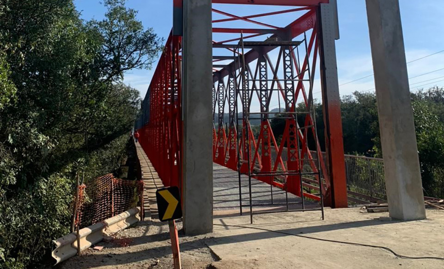 Ponte entre Lapa e Campo do Tenente deve ter tráfego de veículos liberado em 30 dias