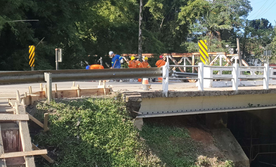 Reforma de pontes na PR-411 em Morretes