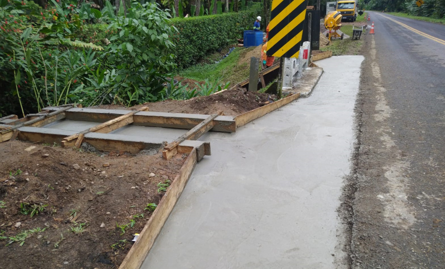 Reforma de pontes na PR-411 em Morretes