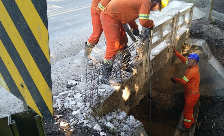 Reforma de pontes na PR-411 em Morretes