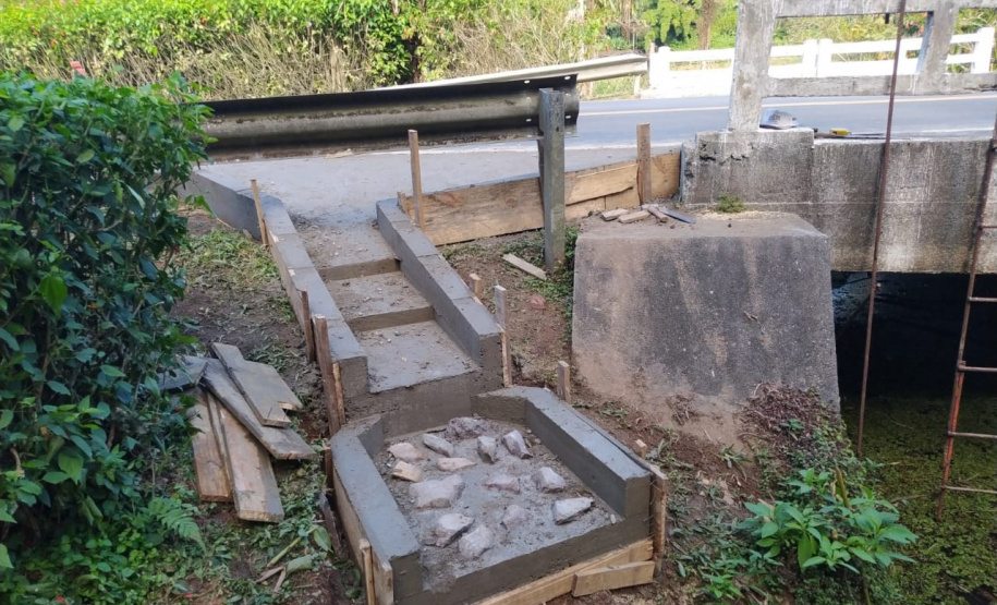 Reforma de pontes na PR-411 em Morretes