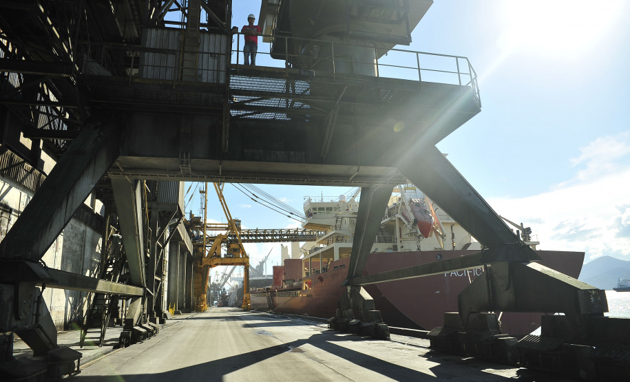 Portos do Paraná são as melhores opções para exportações no Estado